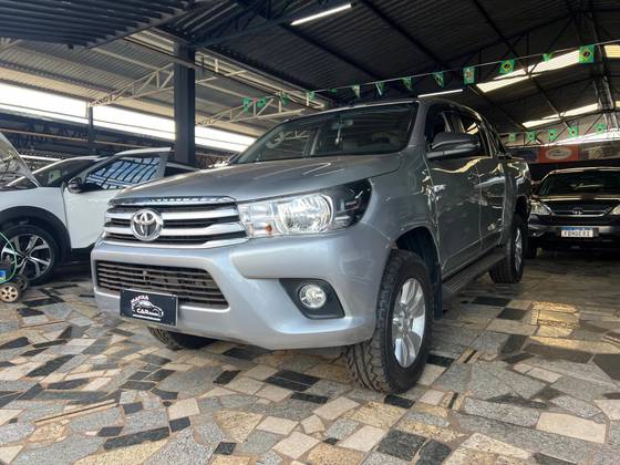TOYOTA HILUX 2.7 SR 4X2 CD 16V FLEX 4P MANUAL TOYOTA HILUX 2.7 SR 4X2 CD 16V FLEX 4P MANUAL